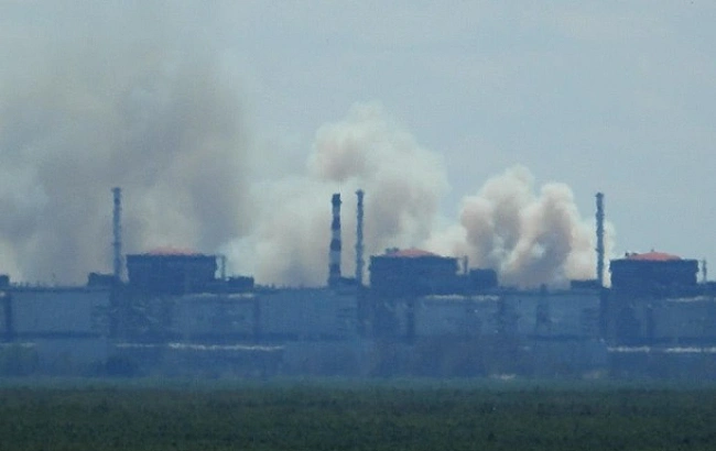 we.ua - Біля Запорізької АЕС помітили сильне задимлення