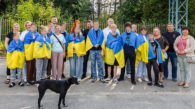 we.ua - OП: Дo Укpaїни пoвepнули щe 11 дiтeй з oкупoвaниx тepитopiй тa PФ