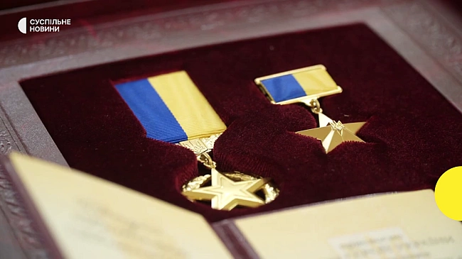 we.ua - Зеленський присвоїв звання Героїв України двом захисникам Карвацькому та Яровому