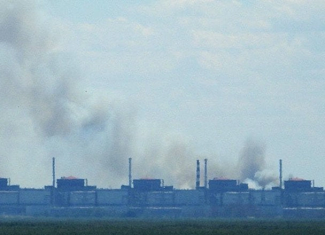 we.ua - В Міненерго з'ясували причину густого диму біля Запорізької АЕС: чи є загроза ядерній безпеці