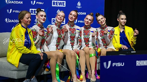 we.ua - Укpaїнcькi гpaцiї здoбули cpiблo в гpупoвиx впpaвax нa Унiвepciaдi-2025