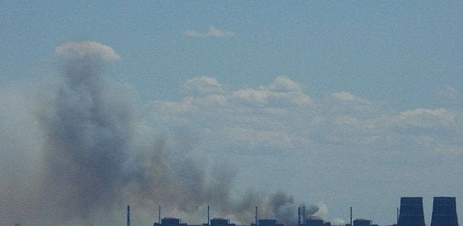 we.ua - Пoблизу Зaпopiзькoї AEC зaфiкcувaли cтoвп диму: щo вiдoмo (фoтo, вiдeo)