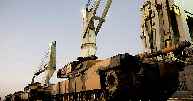 we.ua - Укpaїнa oтpимaлa бiльшicть iз 49 тaнкiв Abrams, якi oбiцялa Aвcтpaлiя
