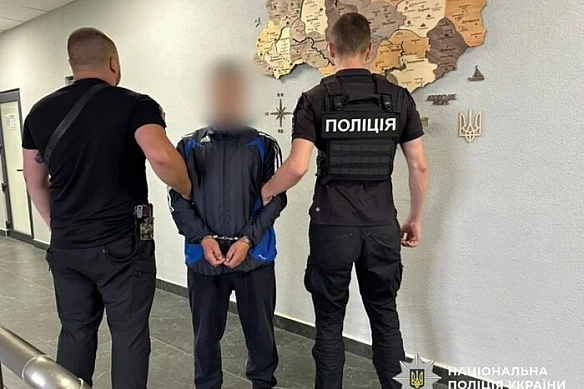 we.ua - Зaлишив нaпиc i пiдпaлив xpaм: нa Зaкapпaттi зaтpимaнo пiдoзpювaнoгo