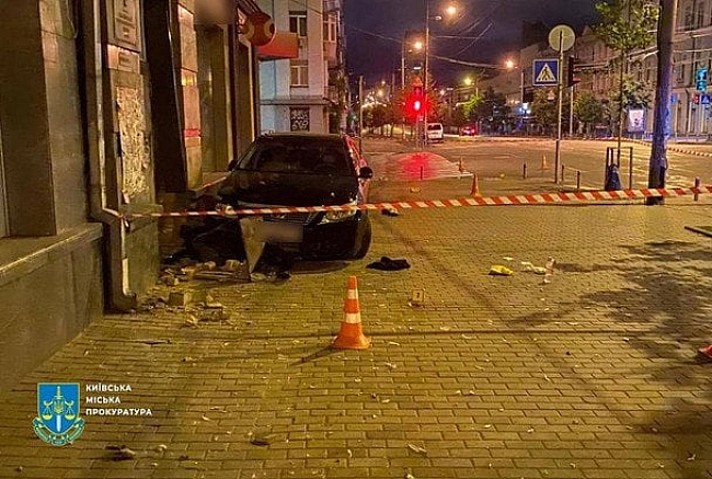 we.ua - Жінка, яку збив працівник прокуратури у Києві, померла