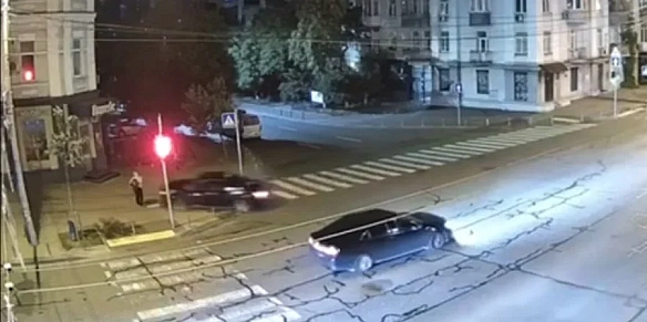 we.ua - У Києві працівник прокуратури збив жінку та намагався втекти з місця аварії