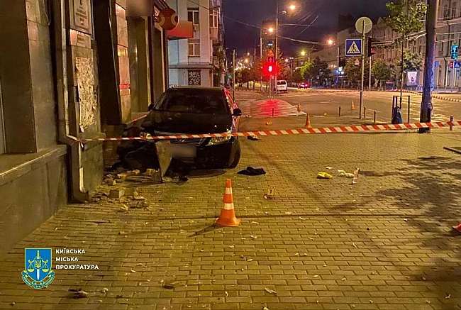 we.ua - У лікарні померла жінка, яку в Києві збив працівник прокуратури Молочний