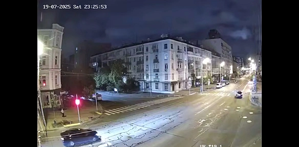 we.ua - Працівник прокуратури Молочний збив жінку на пішохідній зоні в Києві та намагався втекти з місця ДТП. ВІДЕО