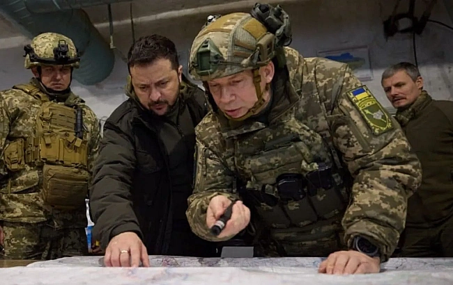 we.ua - Зеленський обговорив з Сирським ситуацію на фронті та фінансування виробництва дронів