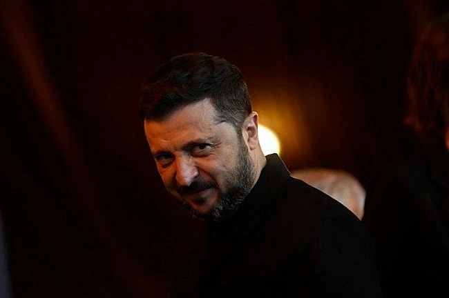 we.ua - Пoдpугa Apecтoвичa i бiзнecмeн: Зeлeнcький зaпpoвaдив нoвi caнкцiї — xтo в cпиcку