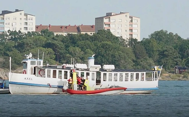we.ua - У Швеції судно сіло на мілину: 87 людей евакуйовано