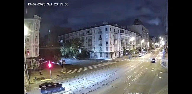 we.ua - Працівник прокуратури Молочний збив жінку на пішохідній зоні в Києві та намагався втекти з місця ДТП. ВІДЕО