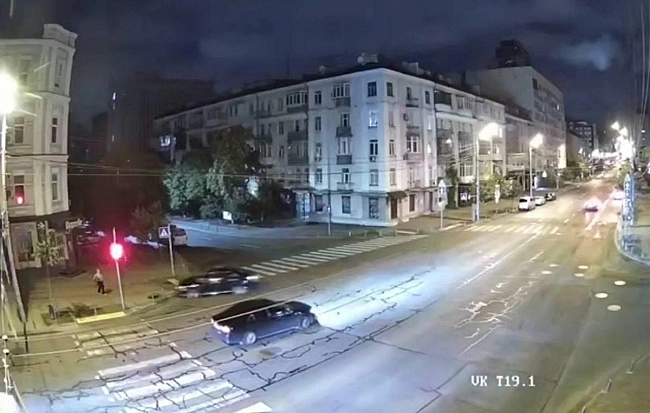 we.ua - У Києві працівник прокуратури збив жінку та втік з місця ДТП