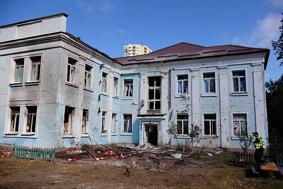 we.ua - Атака на Київ: у Дарницькому районі пошкоджено дитсадок, супермаркет та склади (фото)