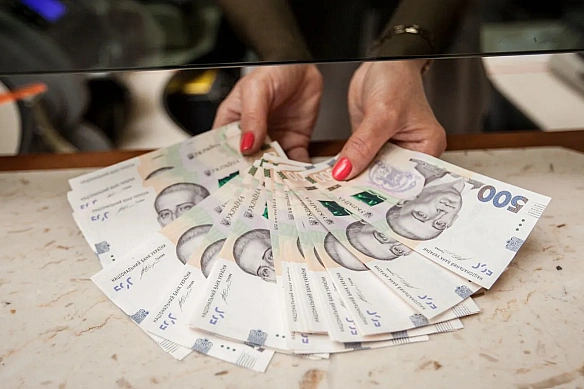 Готівки на руках в українців побільшало на майже 5% за пів року: яких купюр найбільше