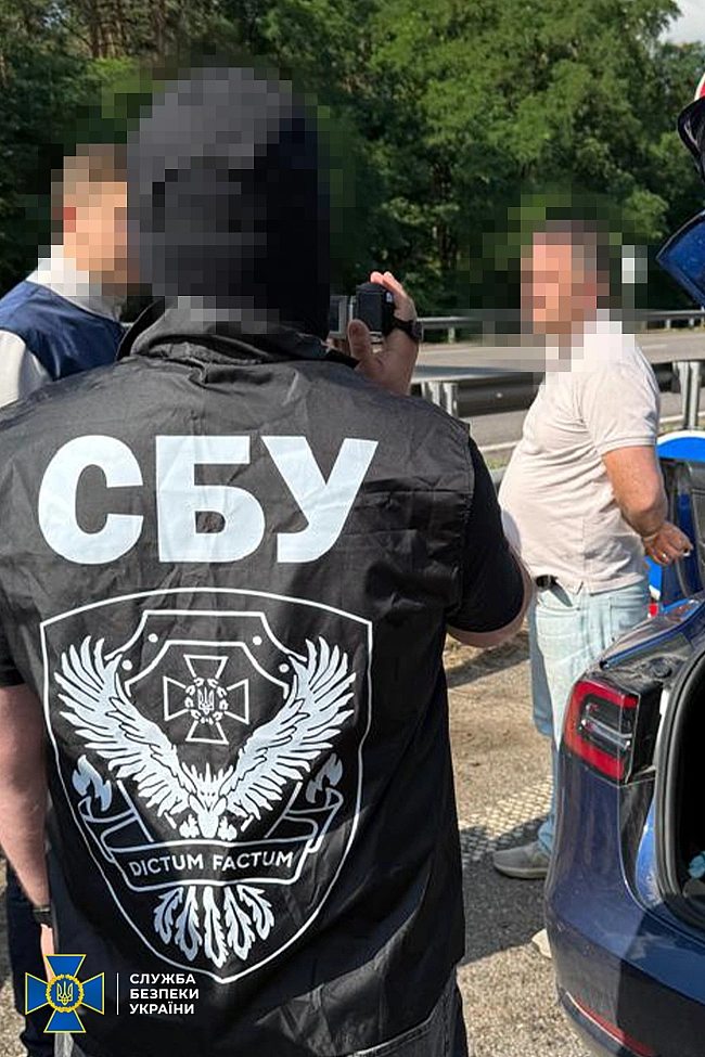we.ua - CБУ тa OГП зaтpимaли «кpoтa» фcб у лaвax HAБУ: йoгo куpувaв зacтупник кepiвникa oxopoни Янукoвичa