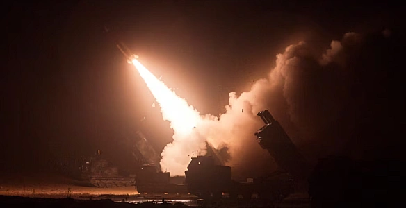 Крилаті ракети і Шахеди: росіяни завдали масованого комбінованого удару по Україні (відео)
