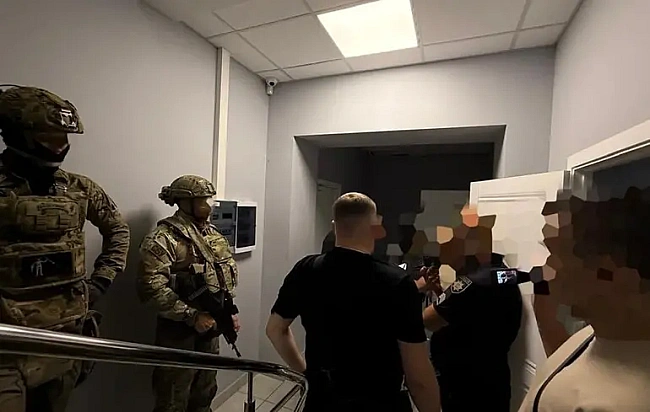 we.ua - СБУ та ОГП без ухвали суду проводять обшуки в детективів НАБУ