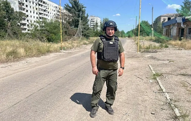 we.ua - У прифронтовому місті облаштували захисні тунелі з антидронових сіток