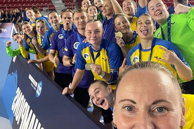 we.ua - Жіноча збірна України з гандболу U-19 стала чемпіоном Європи у дивізіоні В