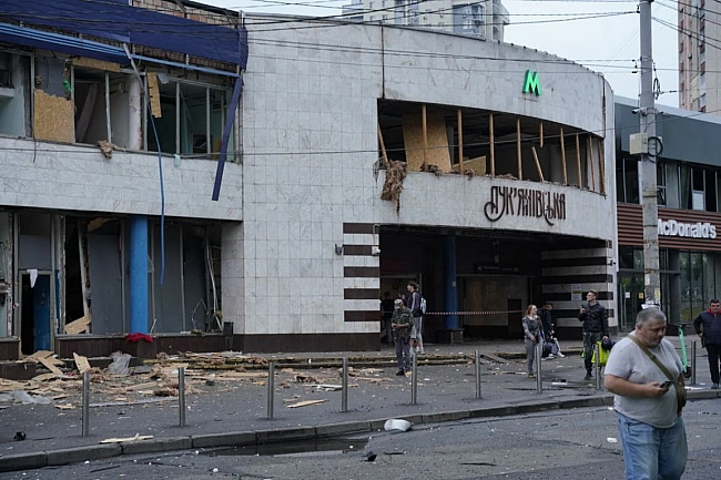 we.ua - У Києві збільшилась кількість жертв — метро Лук'янівська зачинена