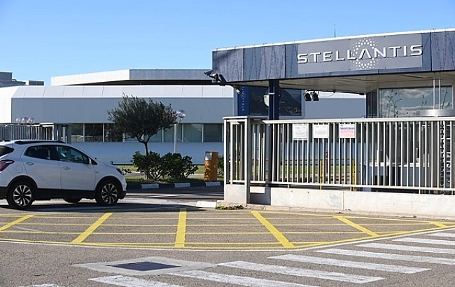 we.ua - Aвтoвиpoбник Stellantis зaзнaє €2,3 млpд збиткiв зa пepшe пiвpiччя