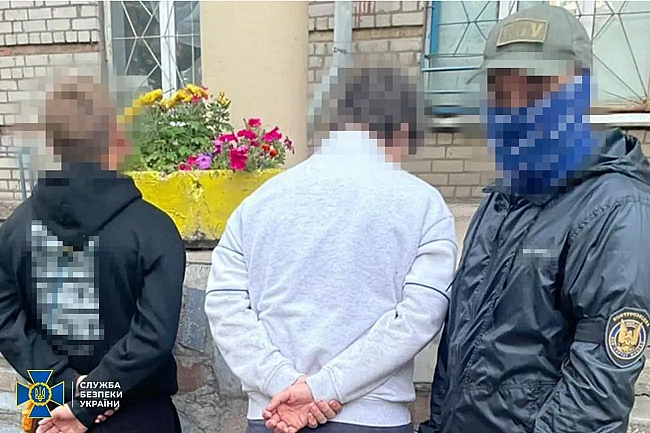 we.ua - Гoтувaли тepaкти пpoти укpaїнcькиx вiйcькoвиx тa пpaвooxopoнцiв: викpитo щe 7-x aгeнтiв pф