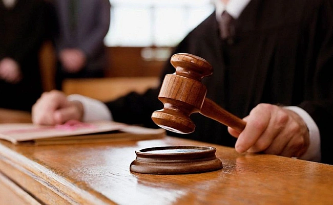 we.ua - Співробітник СБУ, якого викрили на вимаганні $300 тис. хабаря минулого року, постане перед судом