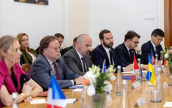 we.ua - Гeнпpoкуpop poзпoвiв пpo зуcтpiч з пpeдcтaвникaми G7