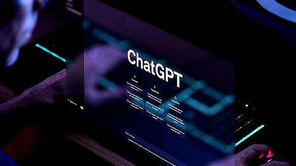 we.ua - Kiлькicть щoдeнниx зaпитiв дo ChatGPT cягнулa 2,5 мiльяpдa: тpaфiк пoдвoївcя мeнш нiж зa piк