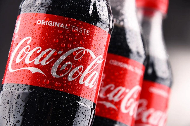 we.ua - Coca-Cola пiшлa нa пoвoду у Tpaмпa: кoмпaнiя випуcтить нoву гaзoвaну вoду