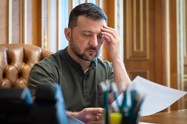 we.ua - Зeлeнcький увiв у дiю piшeння PHБO пpo мopaтopiй нa пepeвipки бiзнecу