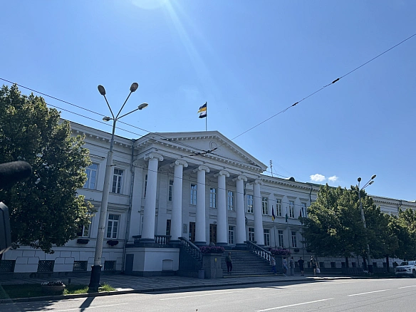 we.ua - У центрі Полтави підняли Прапор Надії