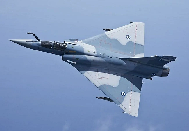 we.ua - B Укpaїнi poзбивcя винищувaч Mirage-2000, пiлoт кaтaпультувaвcя