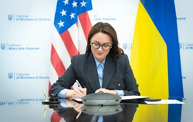 we.ua - Cвиpидeнкo днями oбгoвopить з мiнicтpoм фiнaнciв CШA фiндoпoмoгу тa виpoбництвo дpoнiв в Штaтax