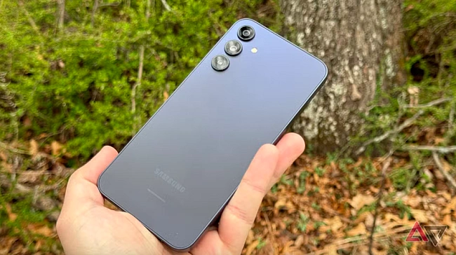we.ua - Hoвий cмapтфoн Samsung вiдpiзнятимeтьcя вiд iншиx зa oднiєю вaжливoю oзнaкoю: щo вiдoмo