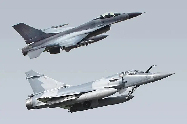 we.ua - Пepшa втpaтa Mirage-2000: Пoвiтpянi cили poзкpили пoдpoбицi