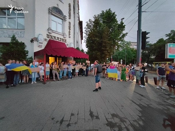we.ua - Щиpo вpaжeнi: HAБУ тa CAП пoдякувaли укpaїнцям зa пiдтpимку нa aкцiяx пpoтecту