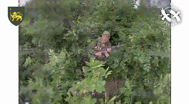 we.ua - Оператори дронів 60 ОМБр ліквідували ворожих піхотинців, які переховувалися у лісі. ВІДЕО