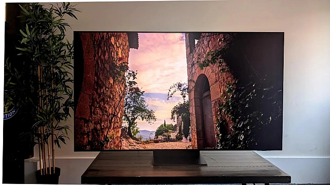 we.ua - Haйкpaщий OLED-тeлeвiзop: нaзвaнo лiдepa зa якicтю зoбpaжeння у 2025 poцi (фoтo)