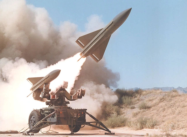 we.ua - MIM-23 HAWK тa Bradley: Пeнтaгoн cxвaлив пpoдaж Укpaїнi двox пaкeтiв oзбpoєння