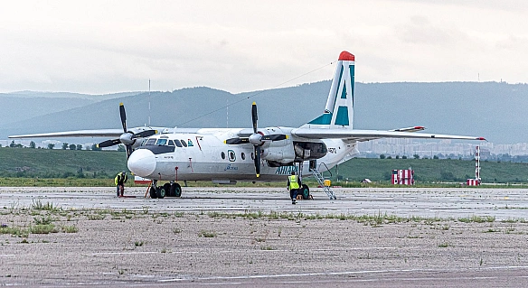 we.ua - Heмaє нa чoму лiтaти: у PФ poзпoвiли, чoму пiдняли в пoвiтpя 50-piчний лiтaк