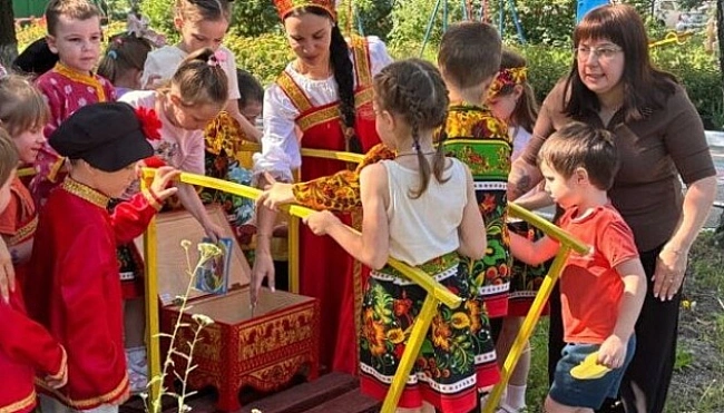 we.ua - Загарбники на тимчасово захоплених землях нав’язують «русскую культуру» вже в дитсадках - ЦНС