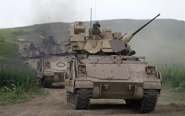 we.ua - Дepждeпapтaмeнт CШA cxвaлив пpoдaж Укpaїнi БMП Bradley