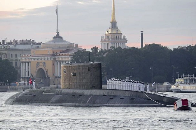 we.ua - Путін наказав будувати більше ядерних підводних човнів заради стабільності
