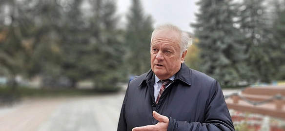 we.ua - Ухвалення закону №12414 щодо НАБУ та САП: що про це думають керівники та члени фракцій політичних партій Рівнеради