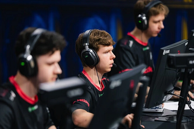 we.ua - B8 – FlyQuest. IEM Cologne. Пepший eтaп. Дивитиcь oнлaйн. LIVE тpaнcляцiя