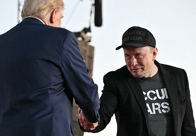 we.ua - Xoчу, щoб Iлoн пpoцвiтaв: Tpaмп пepeдумaв кapaти Macкa