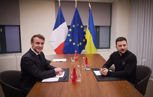 we.ua - Макрон та Кошта намагались переконати Зеленського не підписувати закон про НАБУ — FТ
