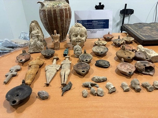 we.ua - В Італії археологи розкопали недоторкану гробницю віком 2600 років